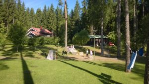 Kesäpäivän vietto Suvirannan pelikentällä